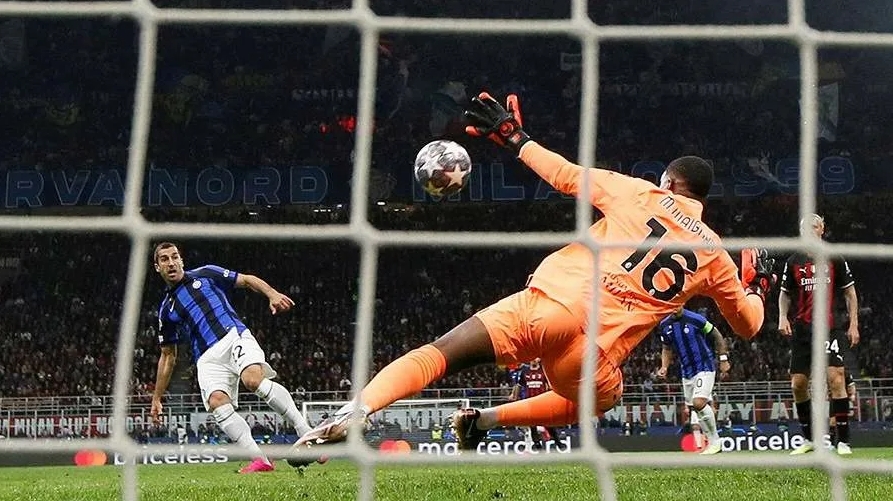 Milán vs Feyenoord Analýza sázky Dmitrije Gradilenka na zápas Ligy mistrů