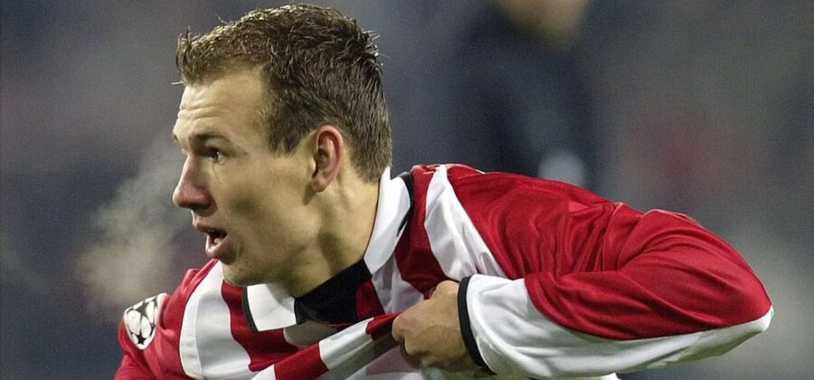 Van Bommel vysvětluje, proč mu milánský útočník Leao připomíná Ribéryho a Robbena